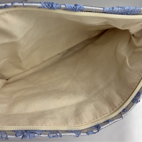 Elegant Blue Floral Cosmetic Pouch - Picture 7 of 9